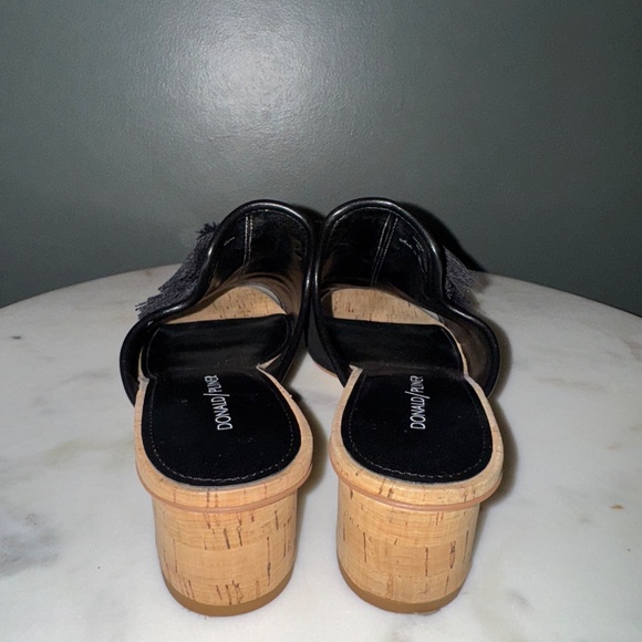 Donald / Pliner  | 9 | Black Sandal with Tassel - Picture 3 of 5